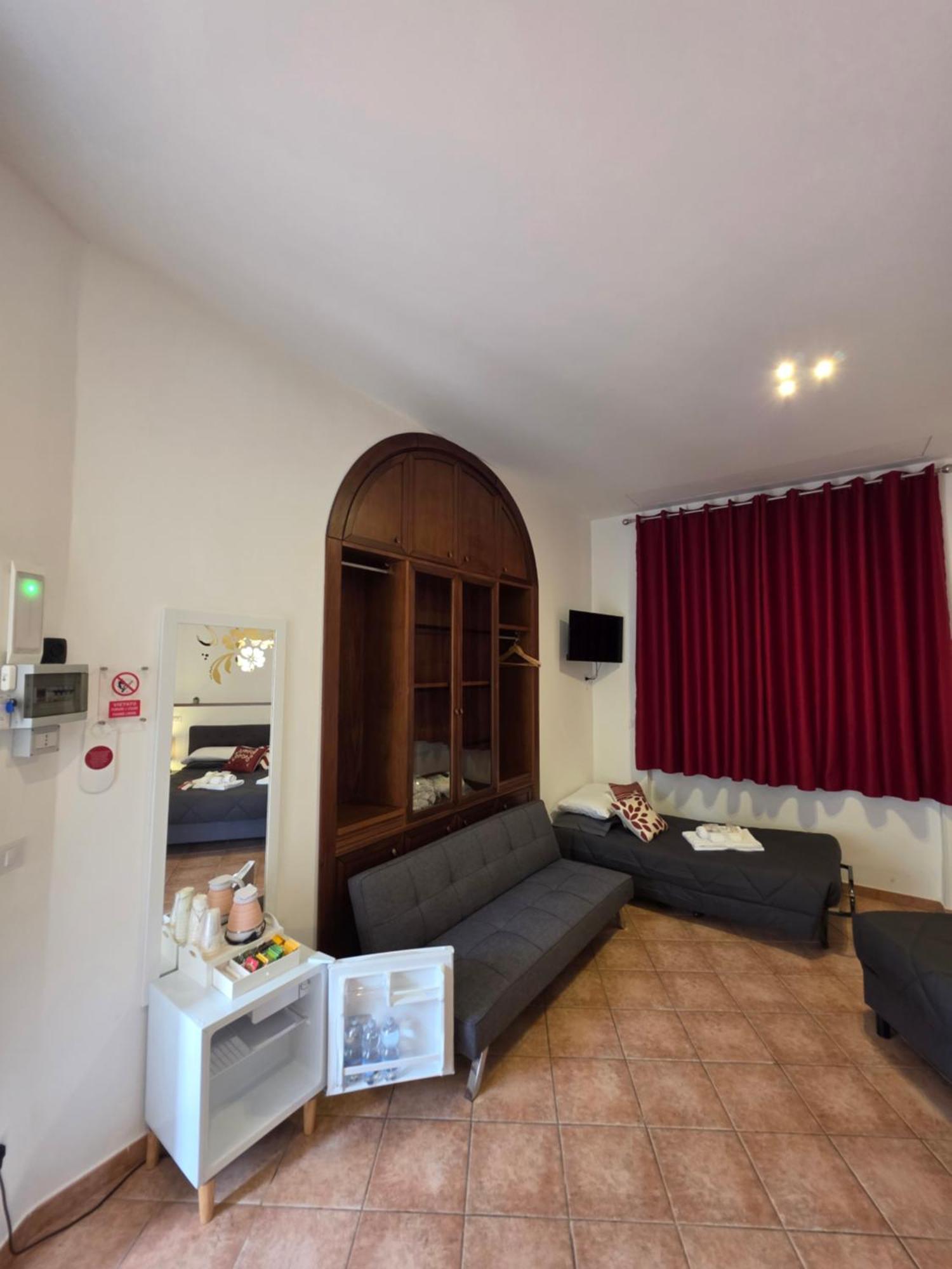 Guesthouse Aurora A.E. Рим Екстериор снимка